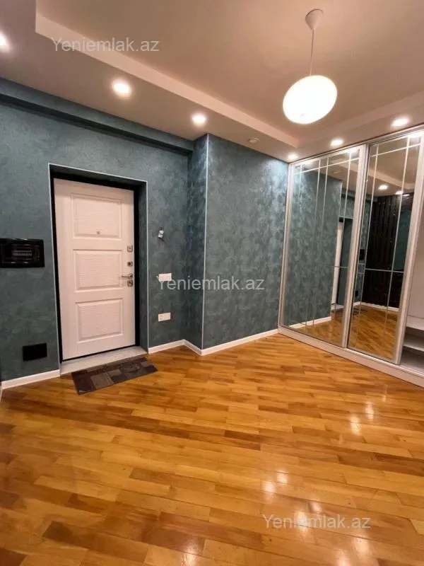 Satılır 3 otaqlı yeni tikili 115 m²