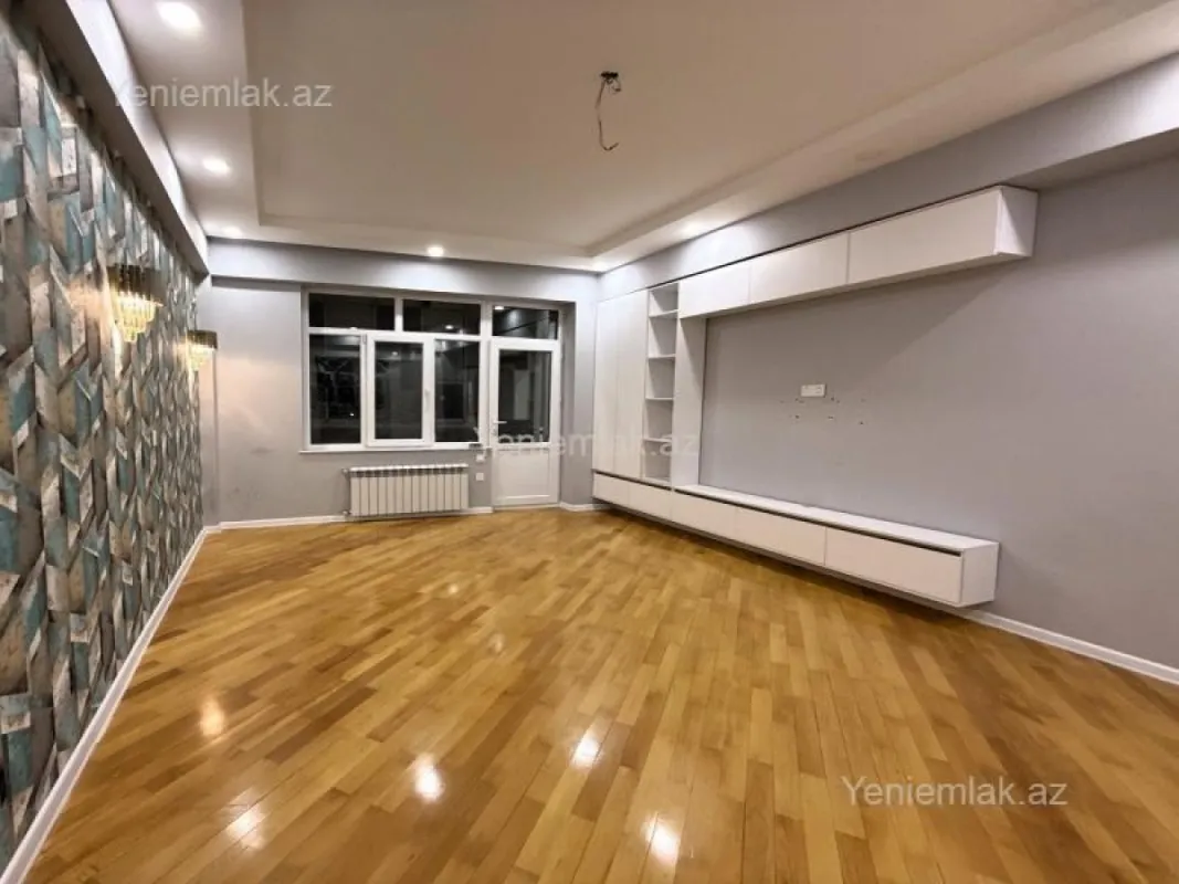 Satılır 3 otaqlı yeni tikili 115 m²