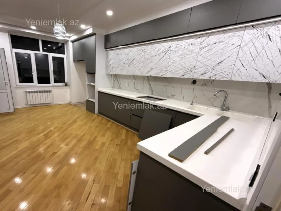 Satılır 3 otaqlı yeni tikili 115 m²