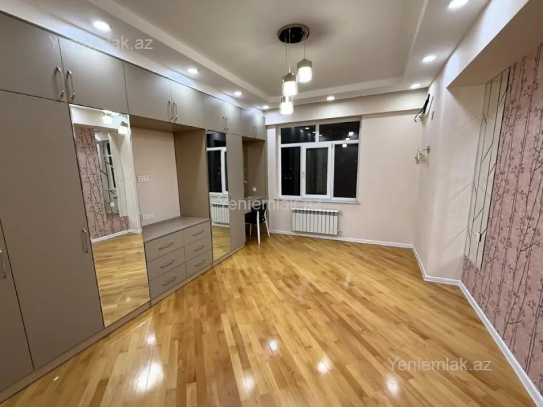 Satılır 3 otaqlı yeni tikili 115 m²