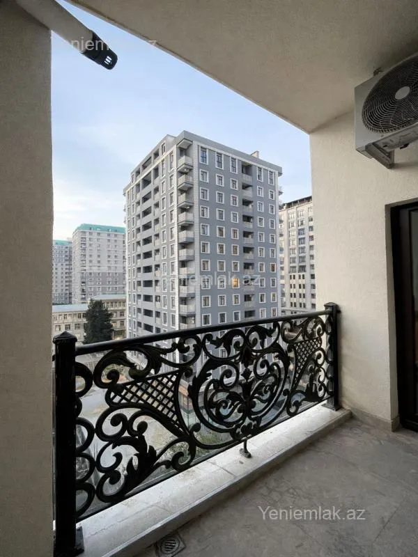 Satılır 2 otaqlı yeni tikili 72 m²