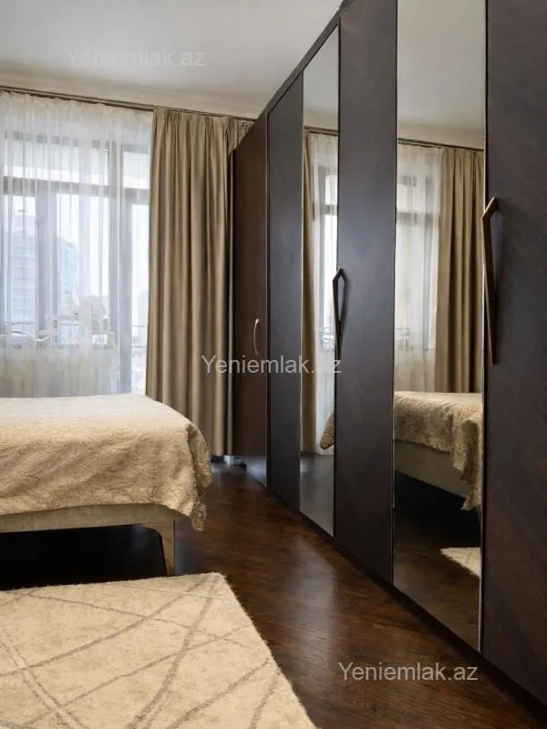 Satılır 2 otaqlı yeni tikili 72 m²