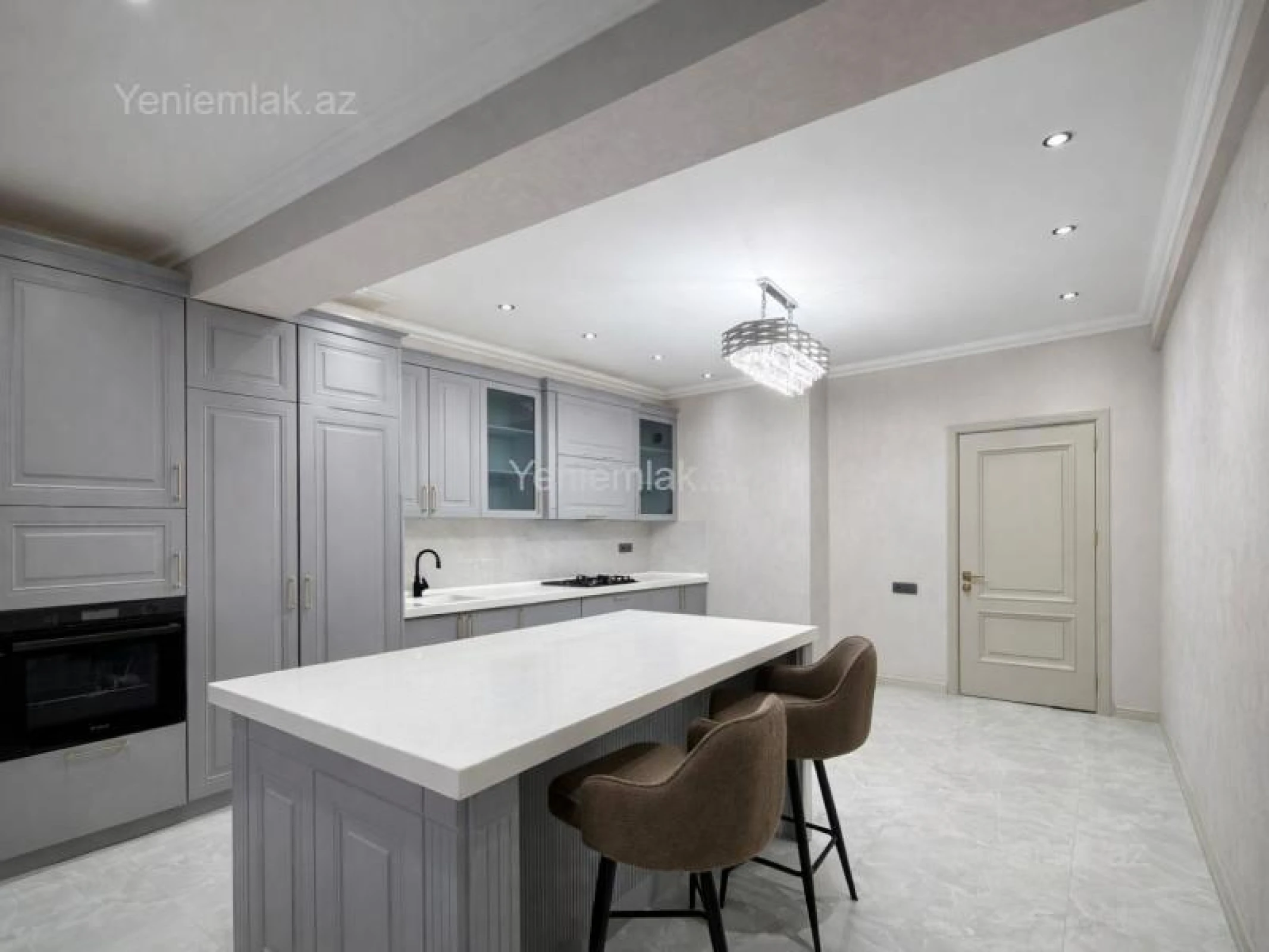 Satılır 3 otaqlı yeni tikili 140 m²