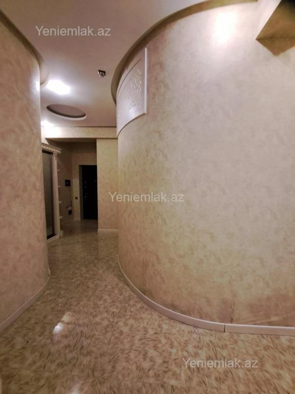 Satılır 3 otaqlı yeni tikili 70 m²