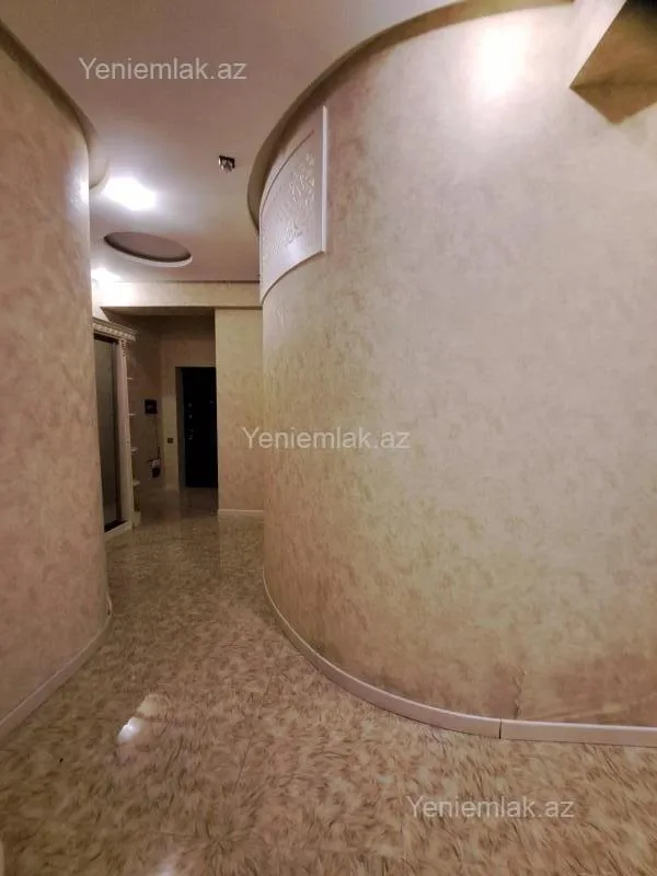 Satılır 3 otaqlı yeni tikili 70 m²