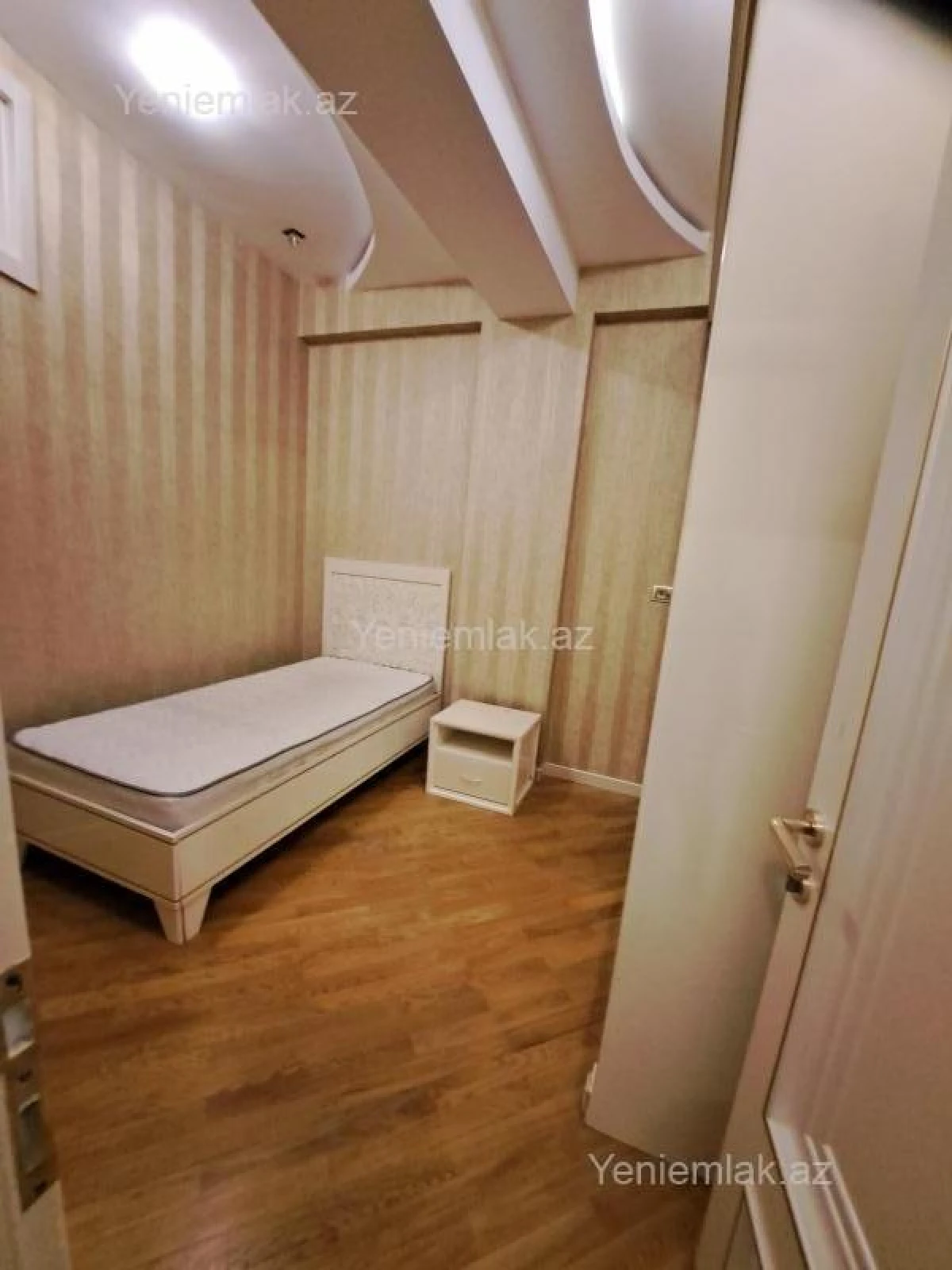 Satılır 3 otaqlı yeni tikili 70 m²