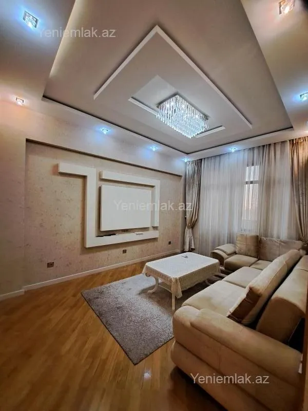 Satılır 3 otaqlı yeni tikili 70 m²