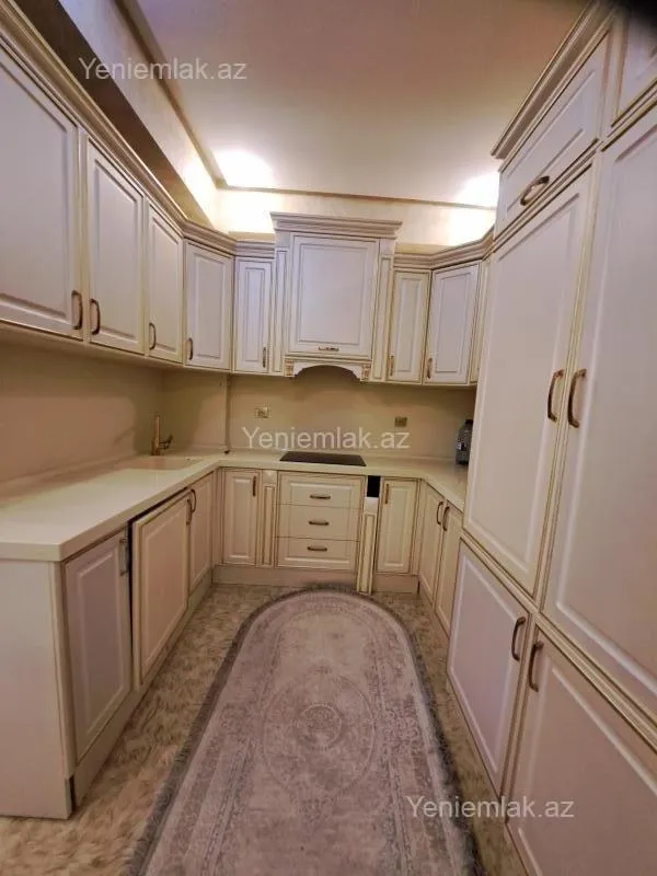 Satılır 3 otaqlı yeni tikili 70 m²