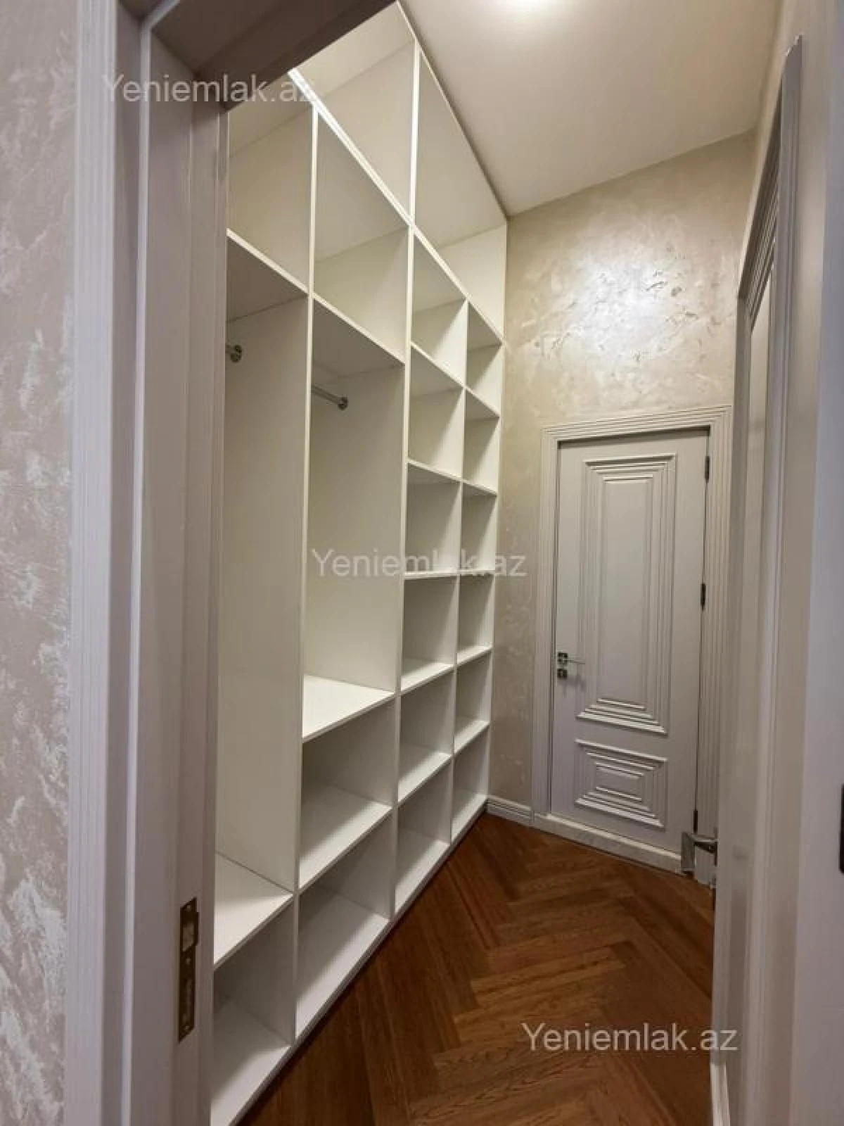 Satılır 3 otaqlı yeni tikili 140 m²