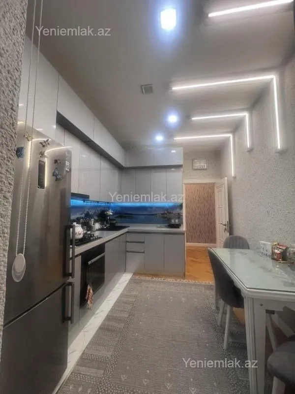 Satılır 3 otaqlı yeni tikili 110 m²