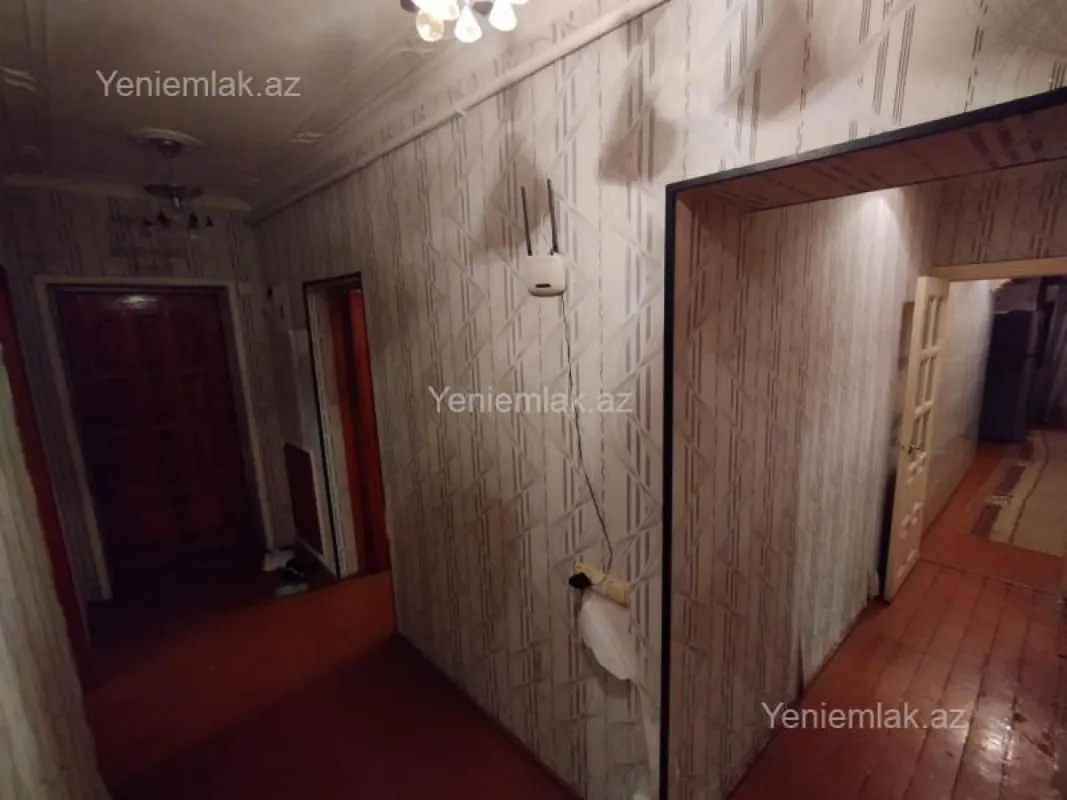 Satılır 4 otaqlı köhnə tikili 100 m²