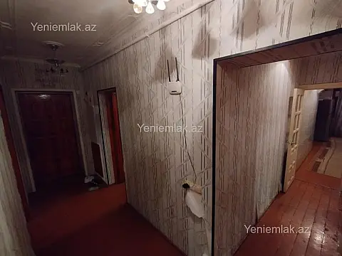 Satılır 4 otaqlı köhnə tikili 100 m²