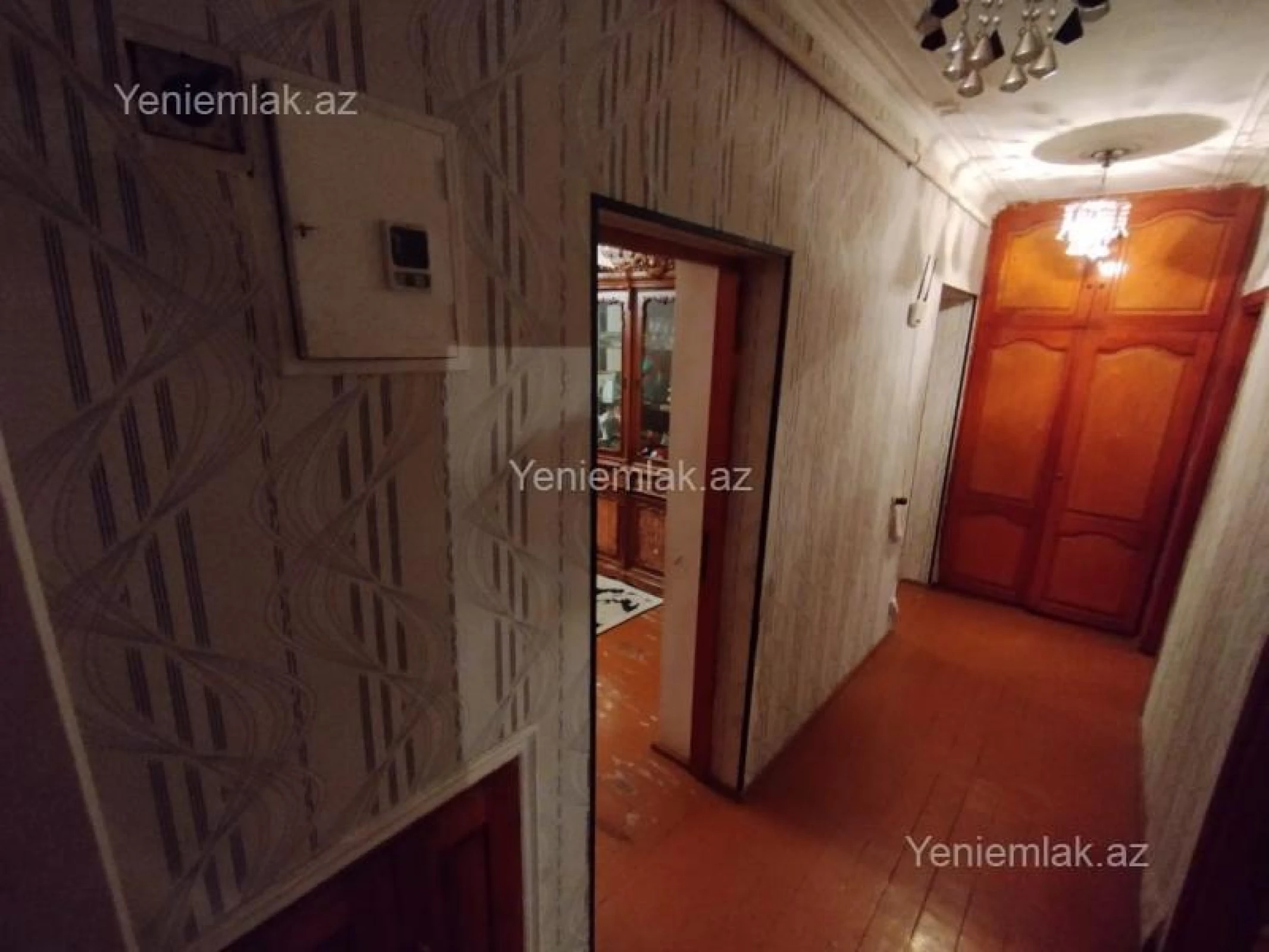 Satılır 4 otaqlı köhnə tikili 100 m²