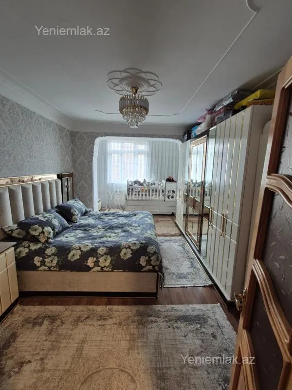 Satılır 4 otaqlı köhnə tikili 100 m²