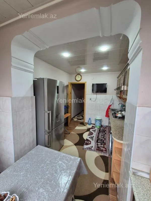 Satılır 4 otaqlı köhnə tikili 100 m²