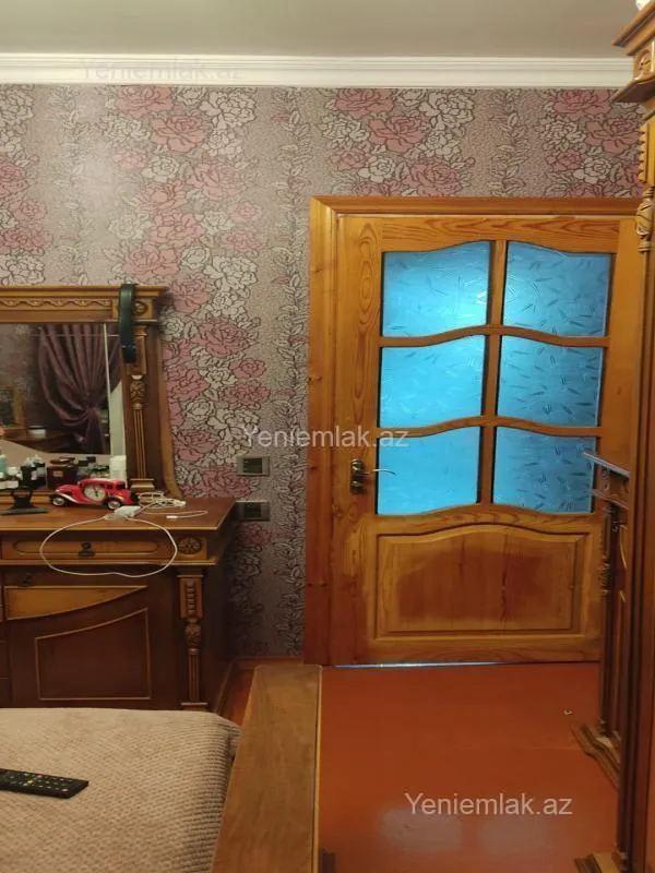Satılır 3 otaqlı köhnə tikili 70 m²