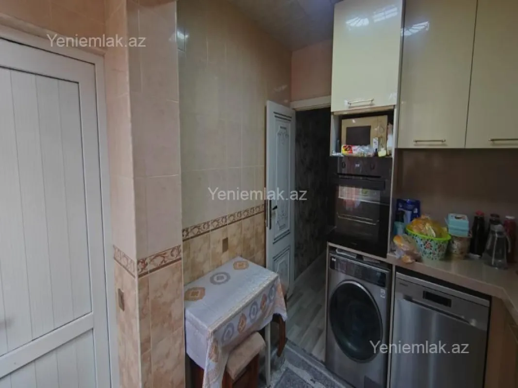 Satılır 4 otaqlı köhnə tikili 100 m²