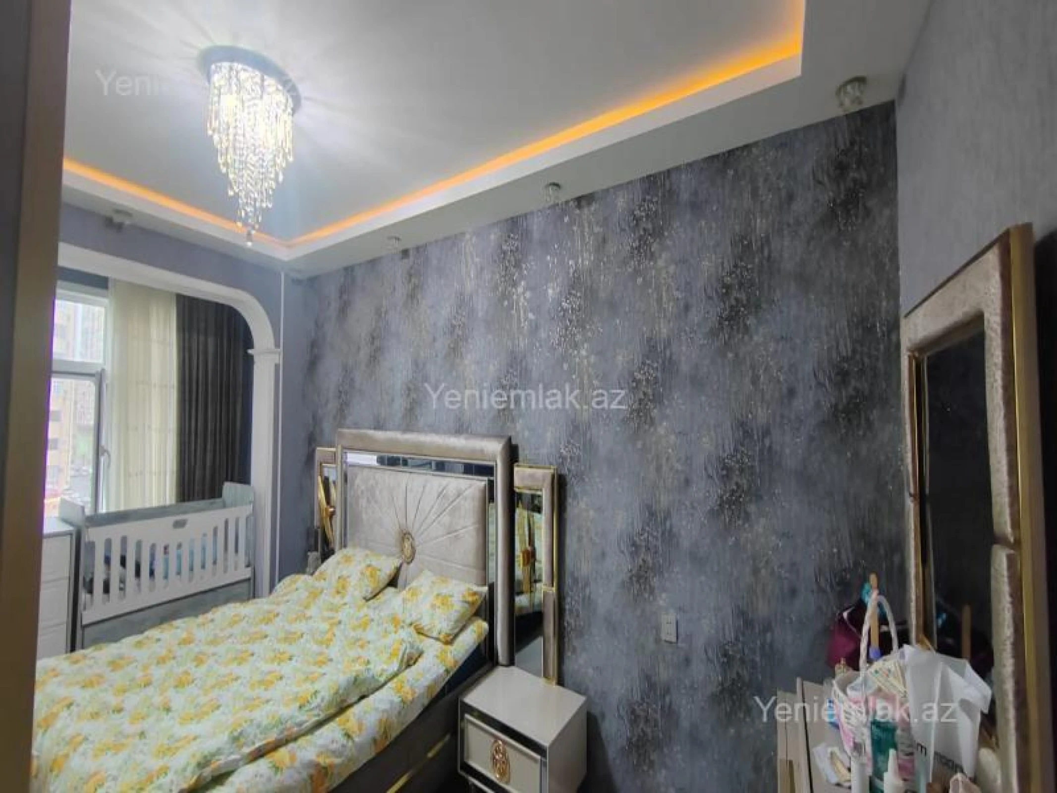 Satılır 4 otaqlı köhnə tikili 100 m²