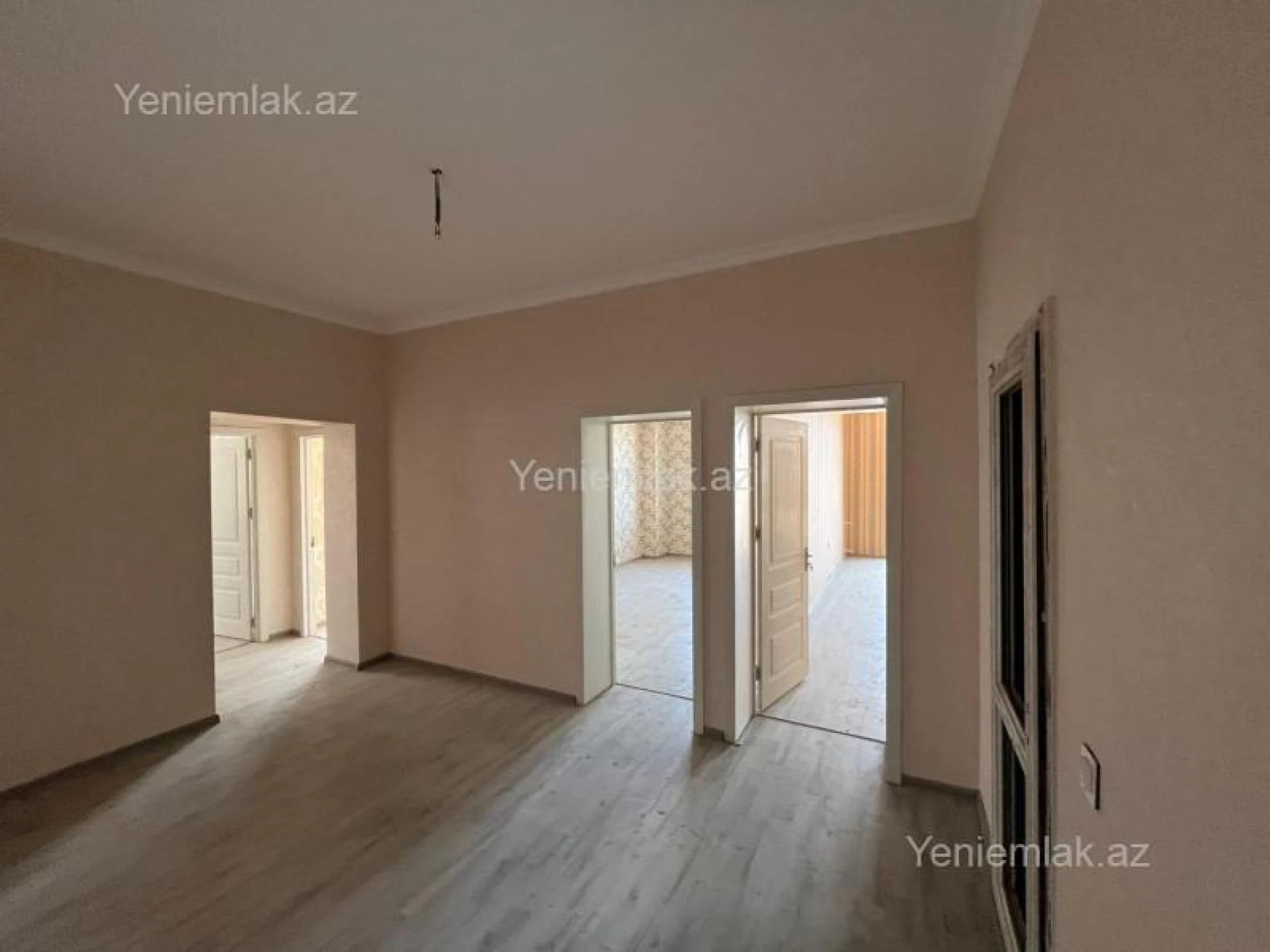 Satılır 3 otaqlı yeni tikili 155 m²