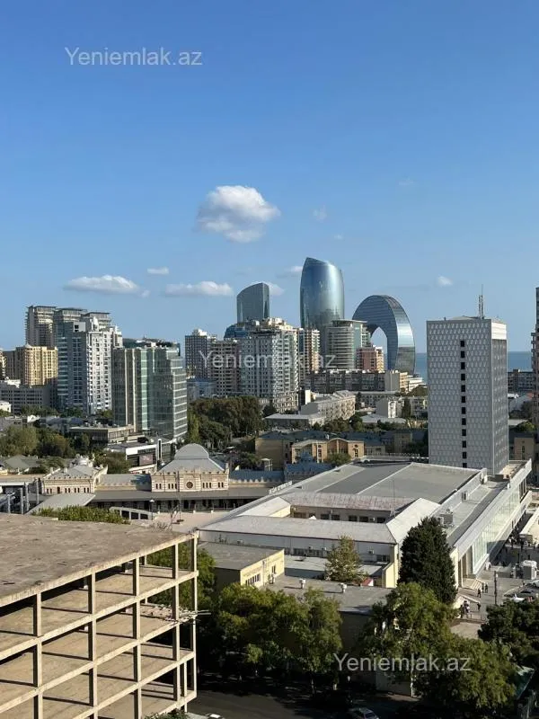 Satılır 3 otaqlı yeni tikili 155 m²