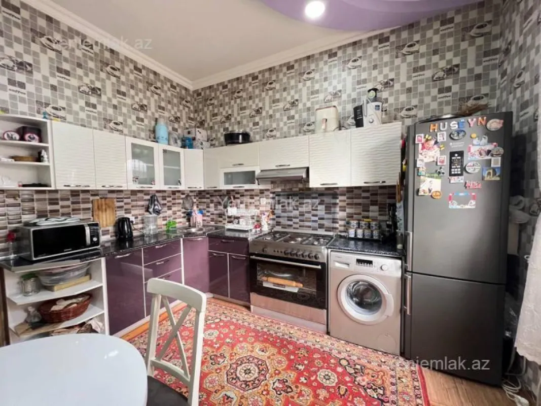 Satılır 8 otaqlı həyət evi 220 m²