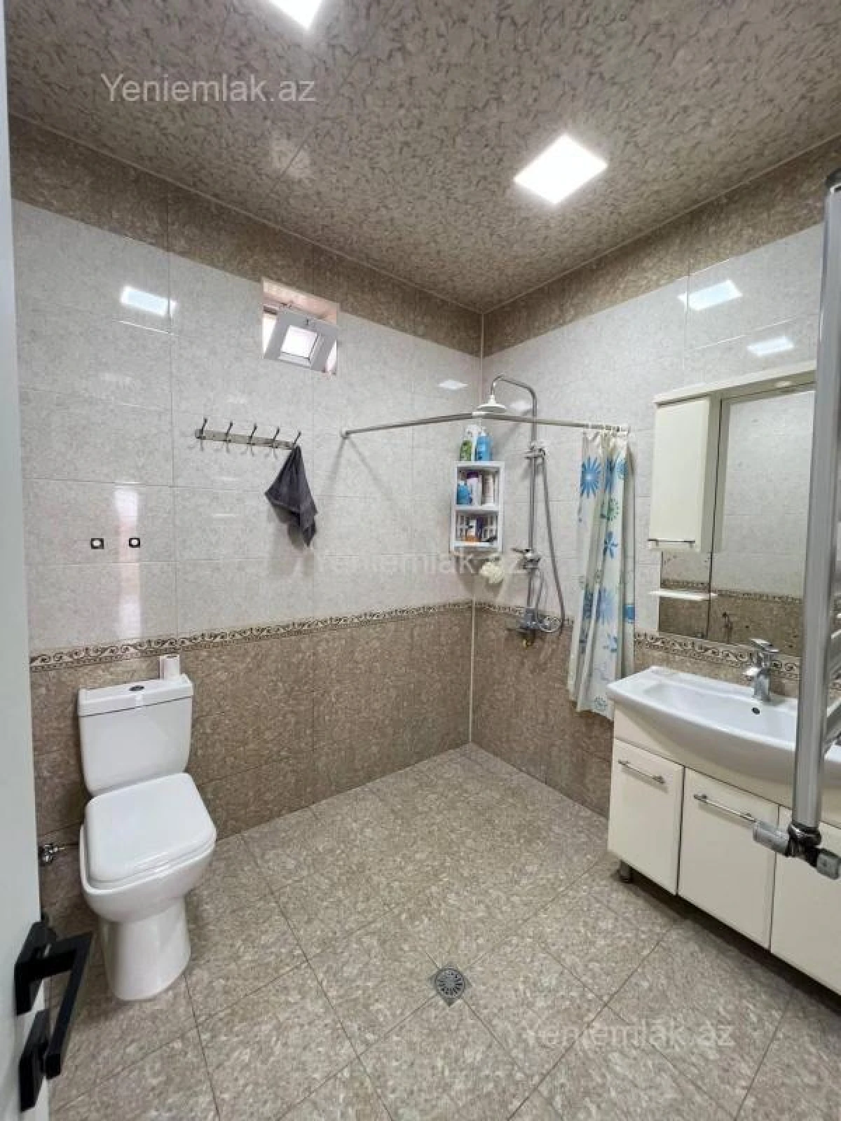 Satılır 8 otaqlı həyət evi 220 m²