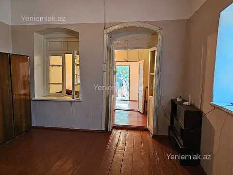 Satılır 1 otaqlı köhnə tikili 45 m²