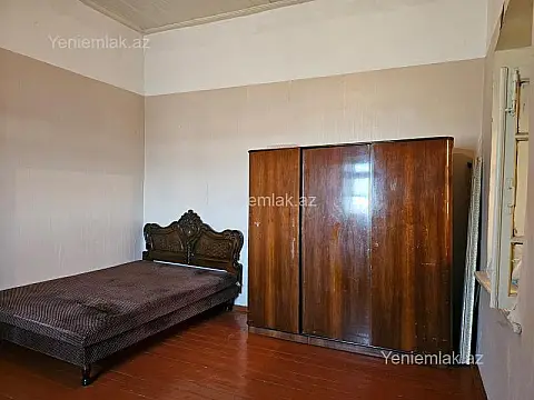 Satılır 1 otaqlı köhnə tikili 45 m²