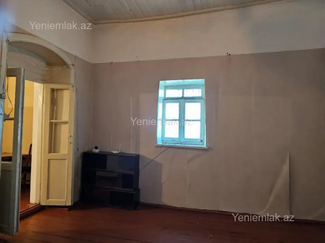Satılır 1 otaqlı köhnə tikili 45 m²