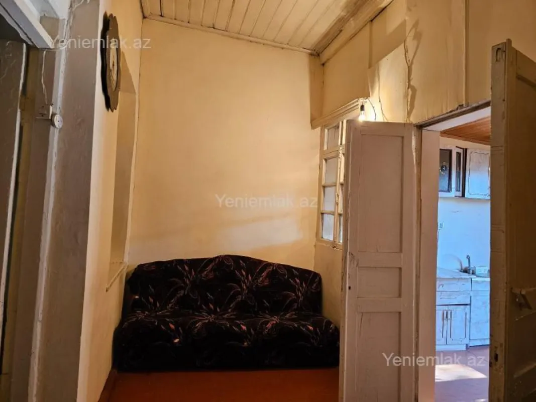 Satılır 1 otaqlı köhnə tikili 45 m²