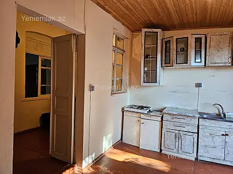 Satılır 1 otaqlı köhnə tikili 45 m²
