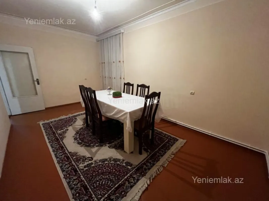 Satılır 2 otaqlı köhnə tikili 56 m²