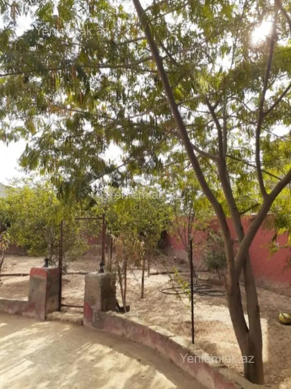 Satılır 5 otaqlı həyət evi 200 m²