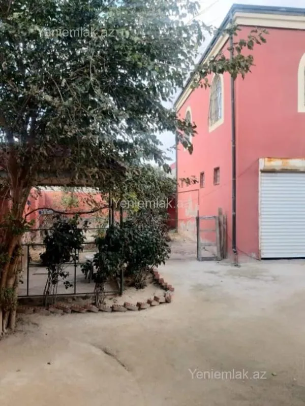 Satılır 5 otaqlı həyət evi 200 m²