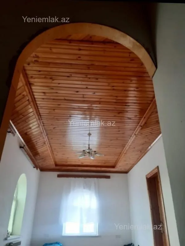 Satılır 5 otaqlı həyət evi 200 m²