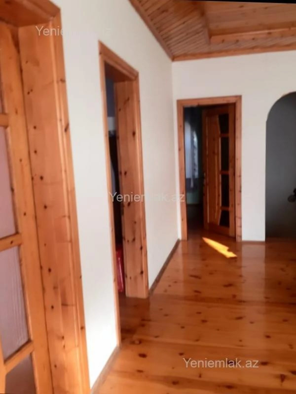 Satılır 5 otaqlı həyət evi 200 m²