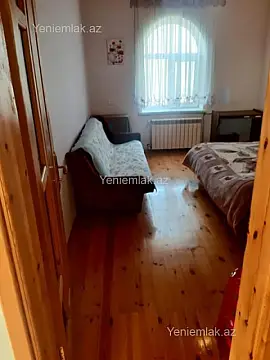 Satılır 5 otaqlı həyət evi 200 m²
