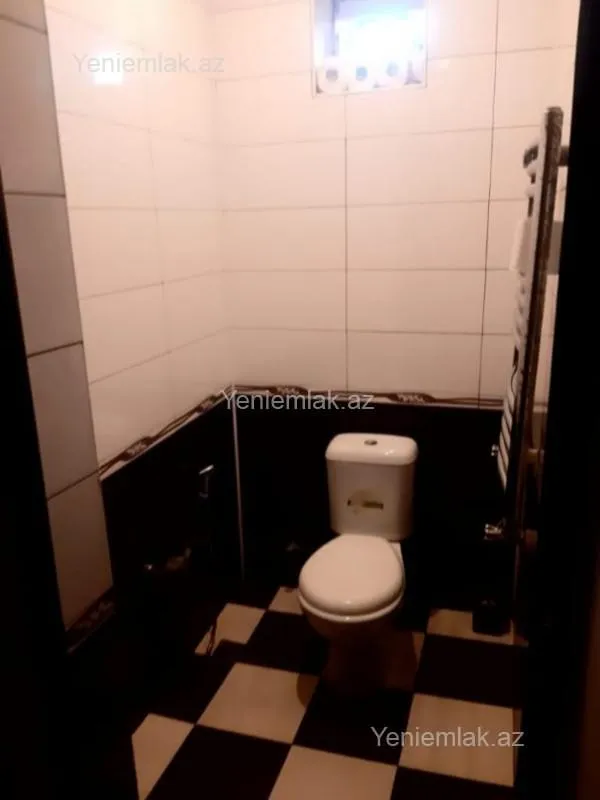 Satılır 5 otaqlı həyət evi 200 m²