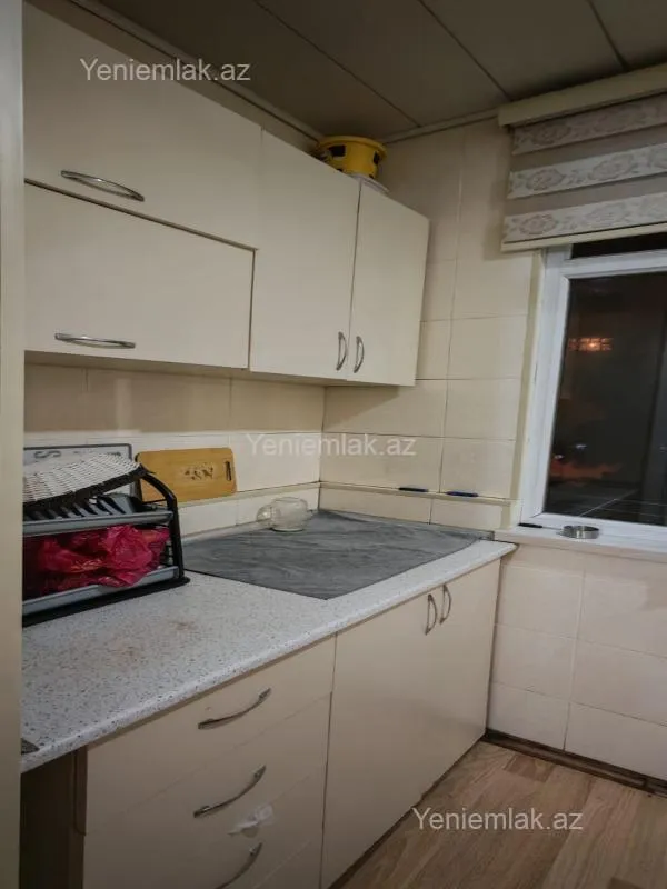 Satılır 2 otaqlı köhnə tikili 40 m²