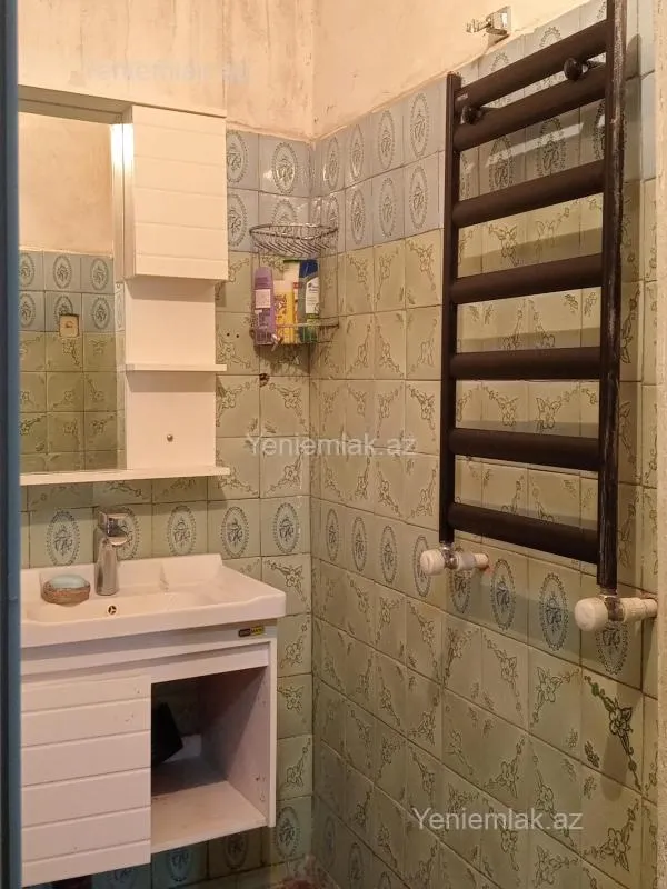 Satılır 2 otaqlı köhnə tikili 54 m²