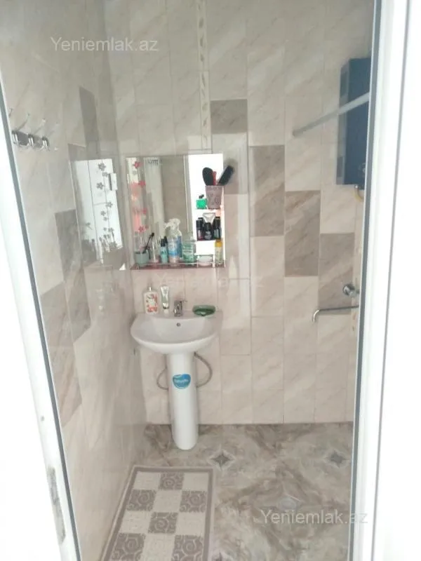 Satılır 2 otaqlı köhnə tikili 60 m²