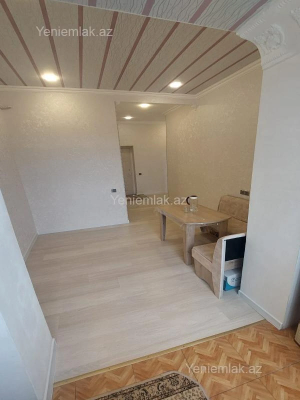 Satılır 2 otaqlı köhnə tikili 60 m²