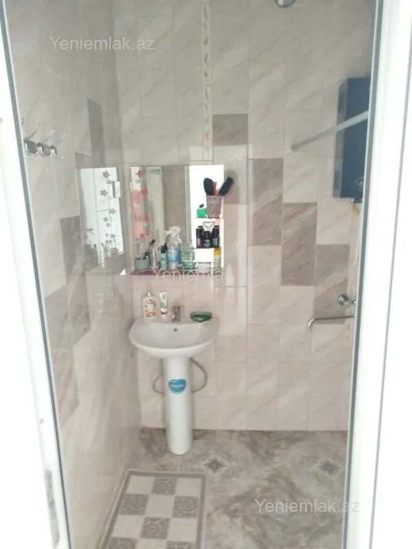 Satılır 2 otaqlı köhnə tikili 60 m²