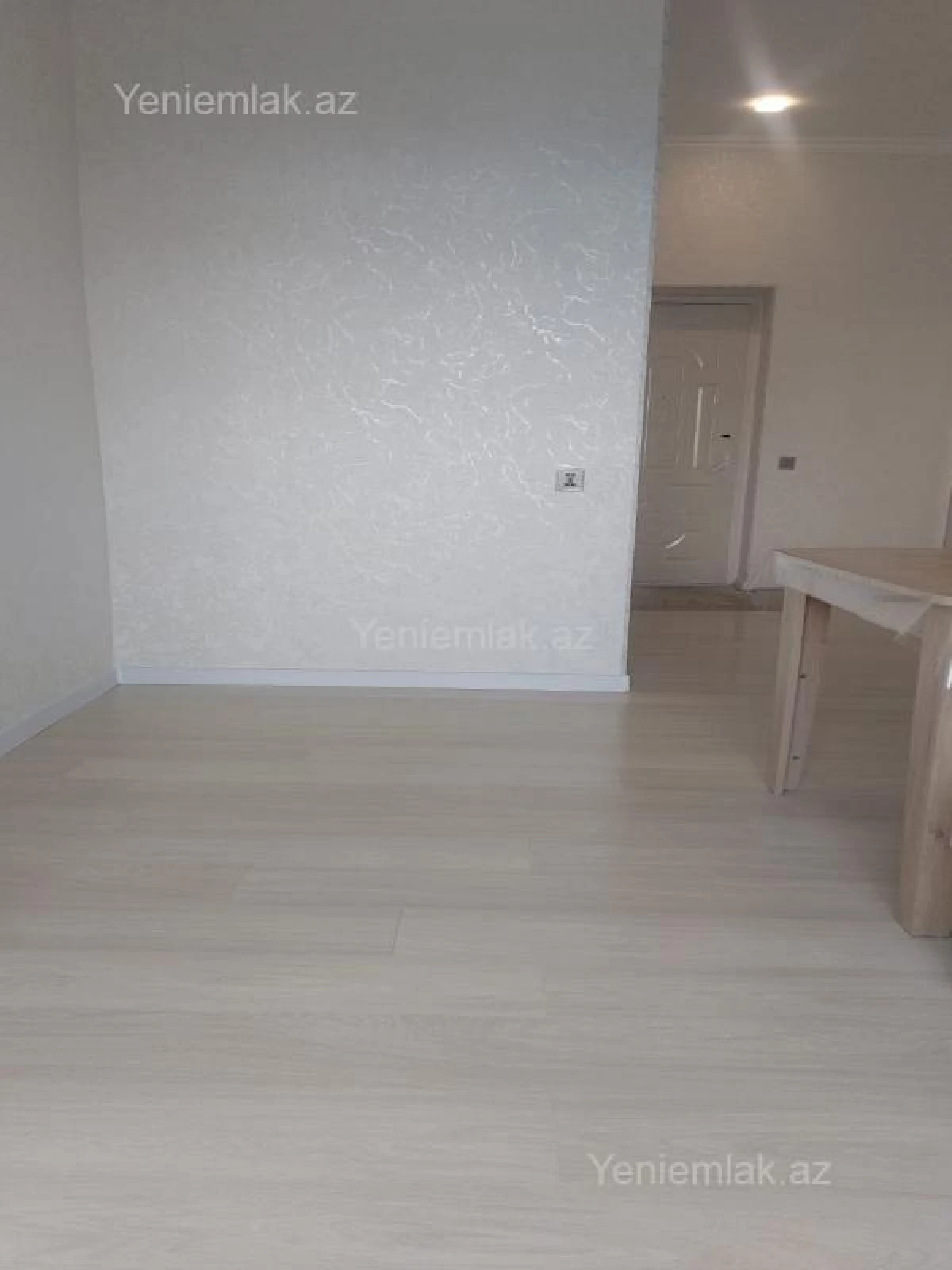 Satılır 2 otaqlı köhnə tikili 60 m²