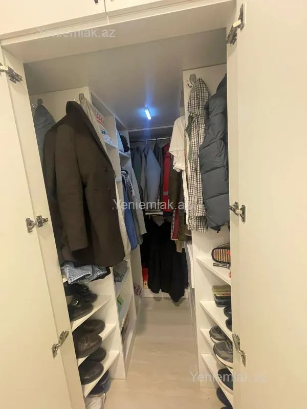 Satılır 2 otaqlı köhnə tikili 60 m²