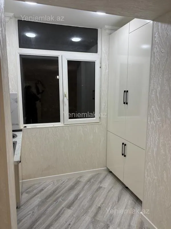 Satılır 1 otaqlı köhnə tikili 32 m²