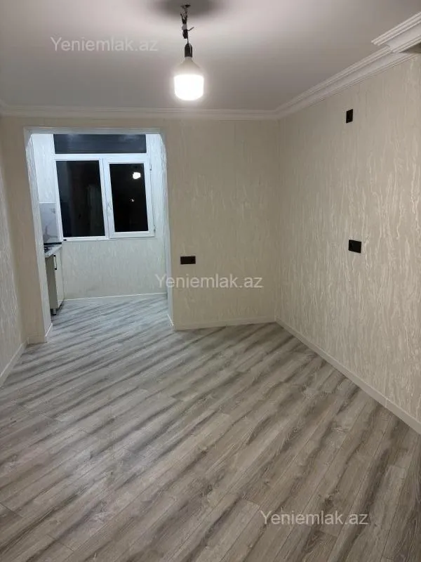 Satılır 1 otaqlı köhnə tikili 32 m²