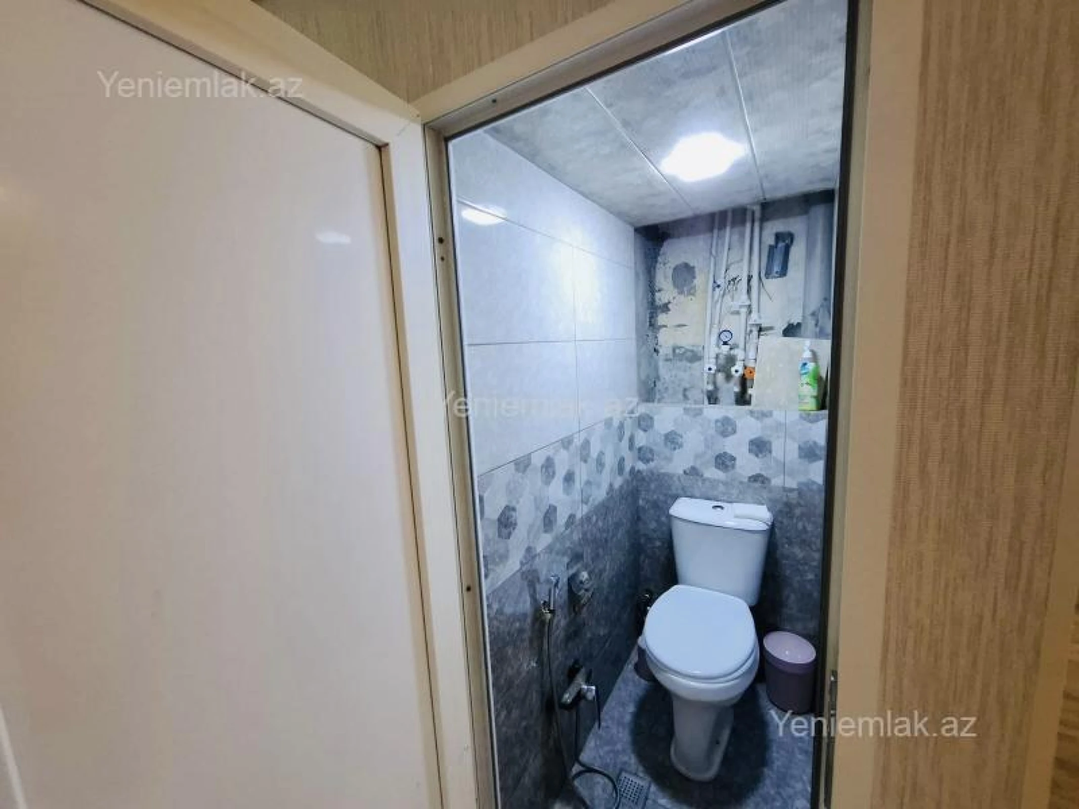 Satılır 3 otaqlı köhnə tikili 70 m²