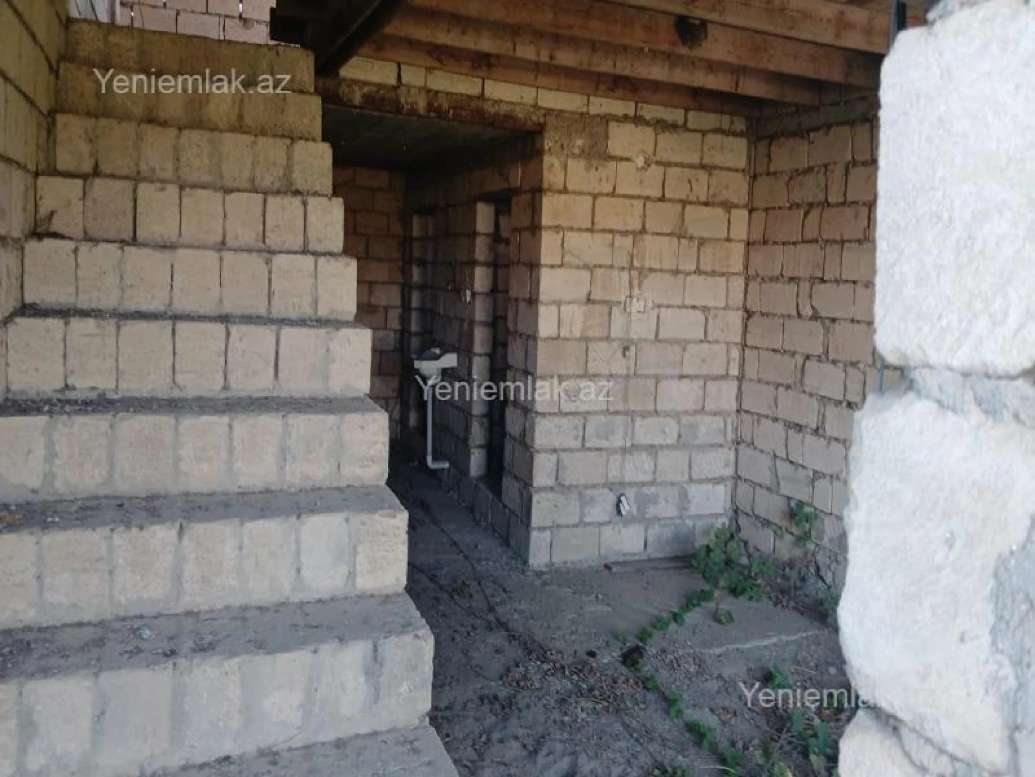 Satılır 5 otaqlı həyət evi 251 m²