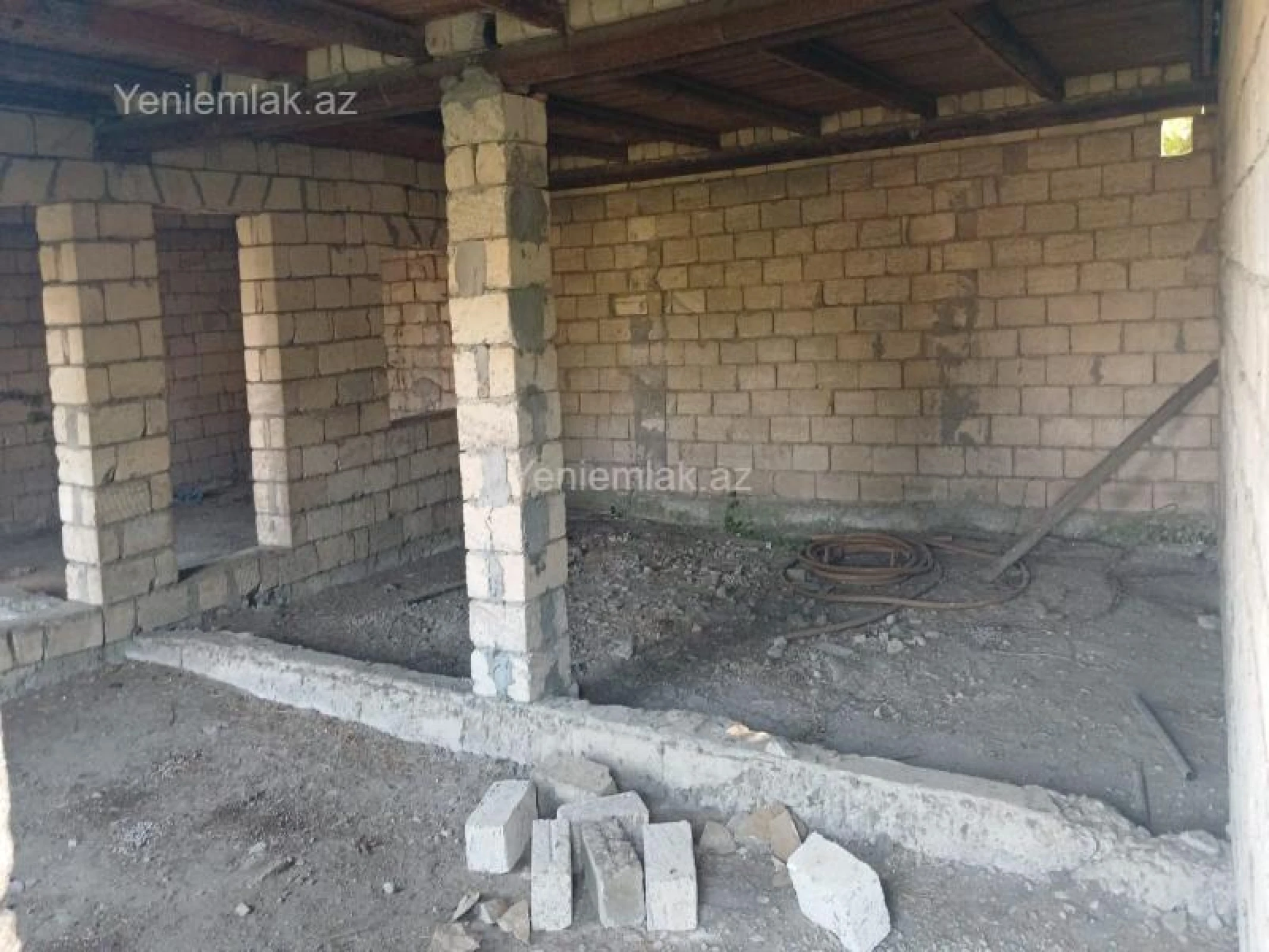 Satılır 5 otaqlı həyət evi 251 m²